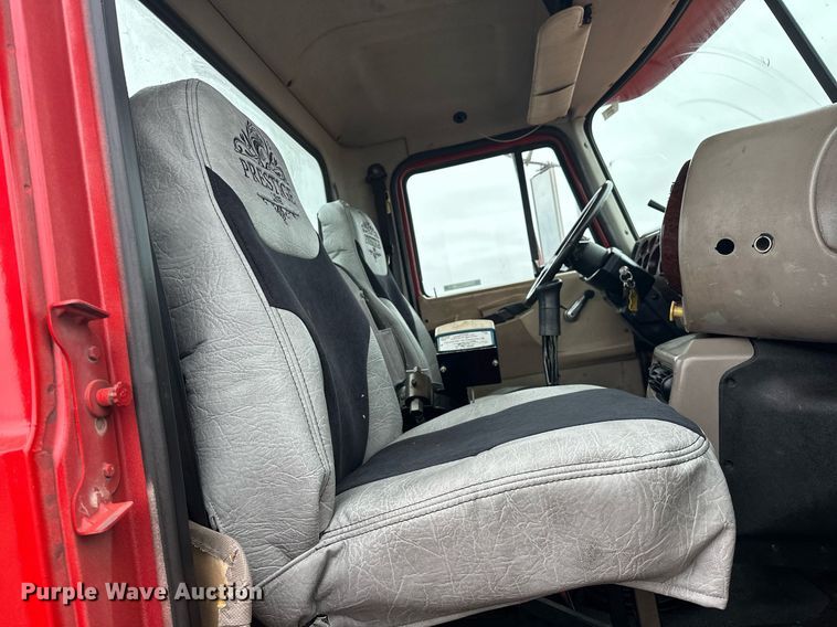 image for item EK0421 2003 Mack CH613 vacuum truck