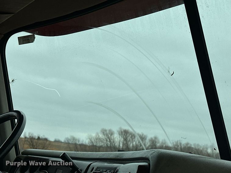 image for item EK0421 2003 Mack CH613 vacuum truck