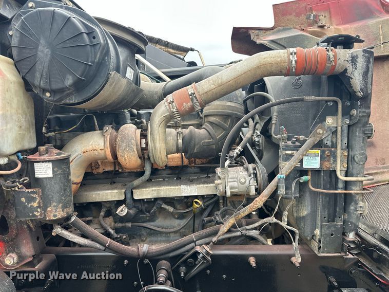 image for item EK0421 2003 Mack CH613 vacuum truck