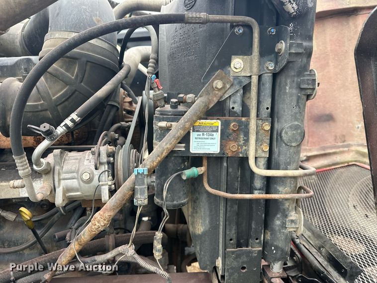 image for item EK0421 2003 Mack CH613 vacuum truck