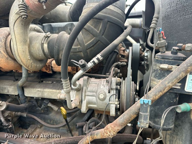 image for item EK0421 2003 Mack CH613 vacuum truck