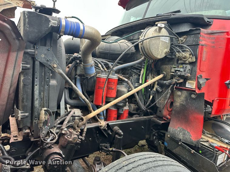 image for item EK0421 2003 Mack CH613 vacuum truck