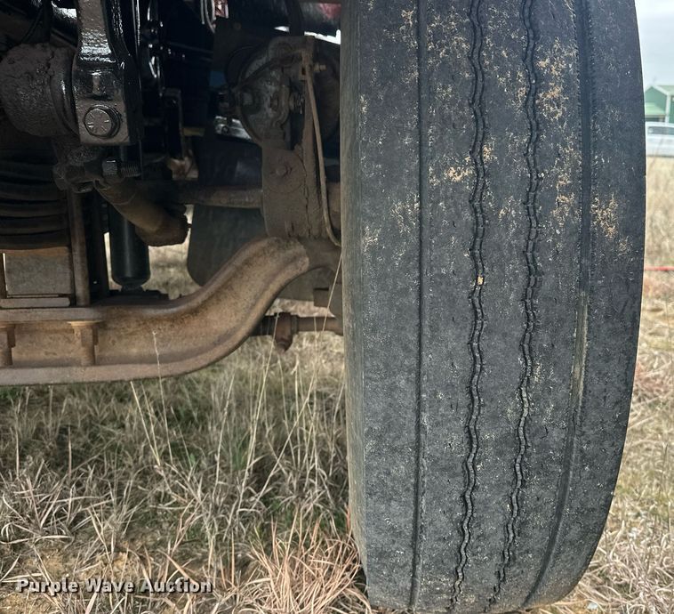 image for item EK0421 2003 Mack CH613 vacuum truck