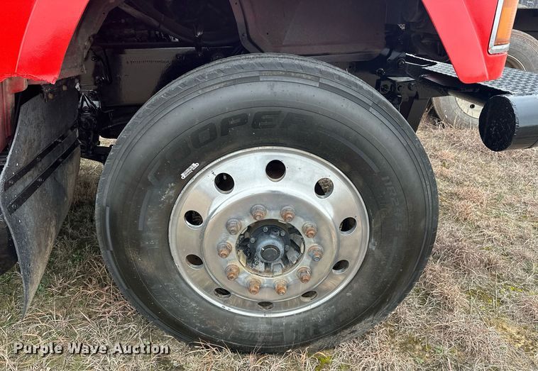 image for item EK0421 2003 Mack CH613 vacuum truck