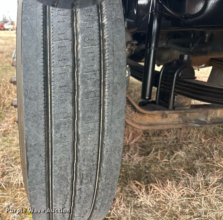 image for item EK0421 2003 Mack CH613 vacuum truck