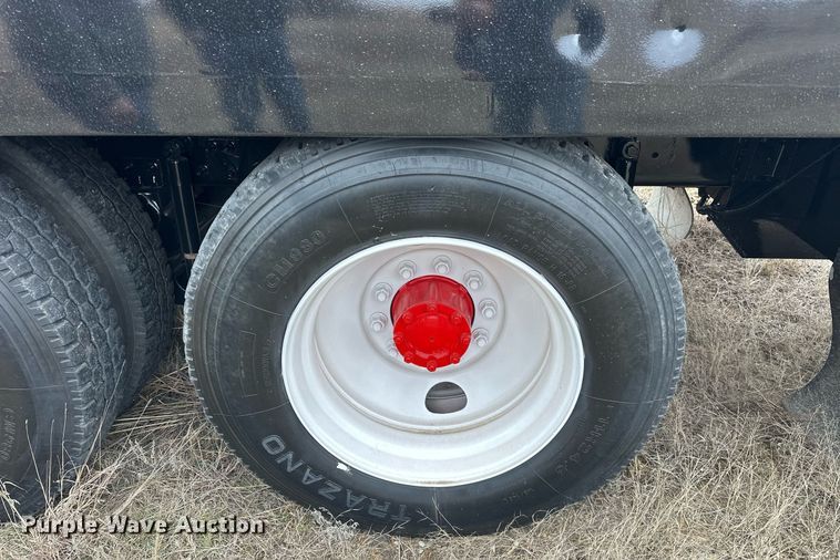 image for item EK0421 2003 Mack CH613 vacuum truck