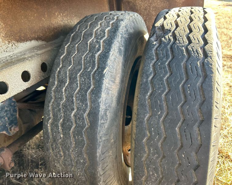 image for item EK2694 Caterpillar SR 4 generator trailer