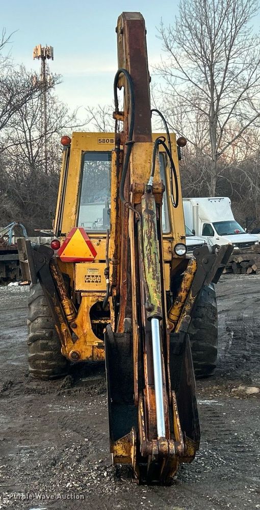 image for item EK2697 1974 Case 580B backhoe