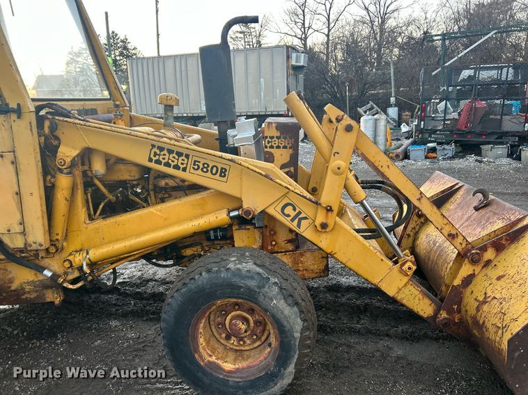 image for item EK2697 1974 Case 580B backhoe