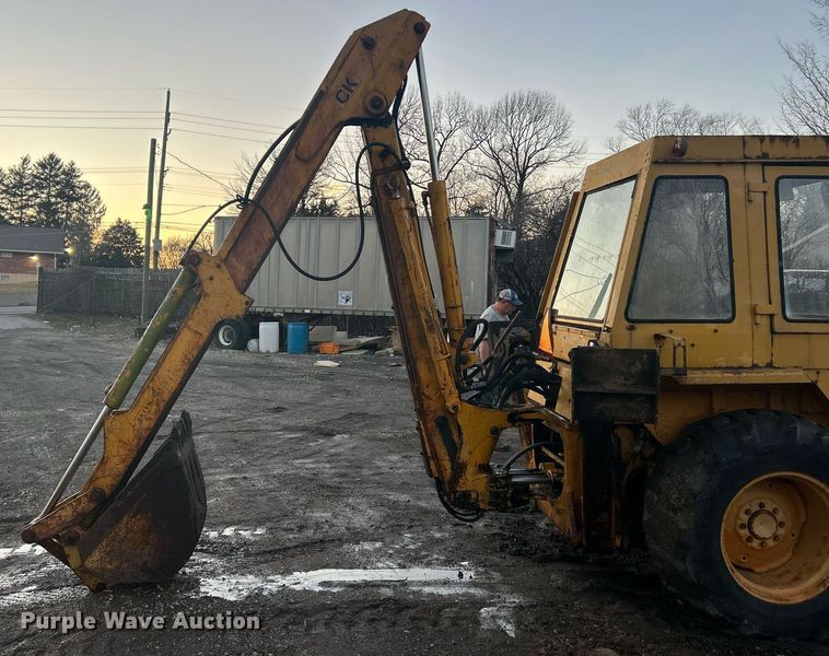 image for item EK2697 1974 Case 580B backhoe