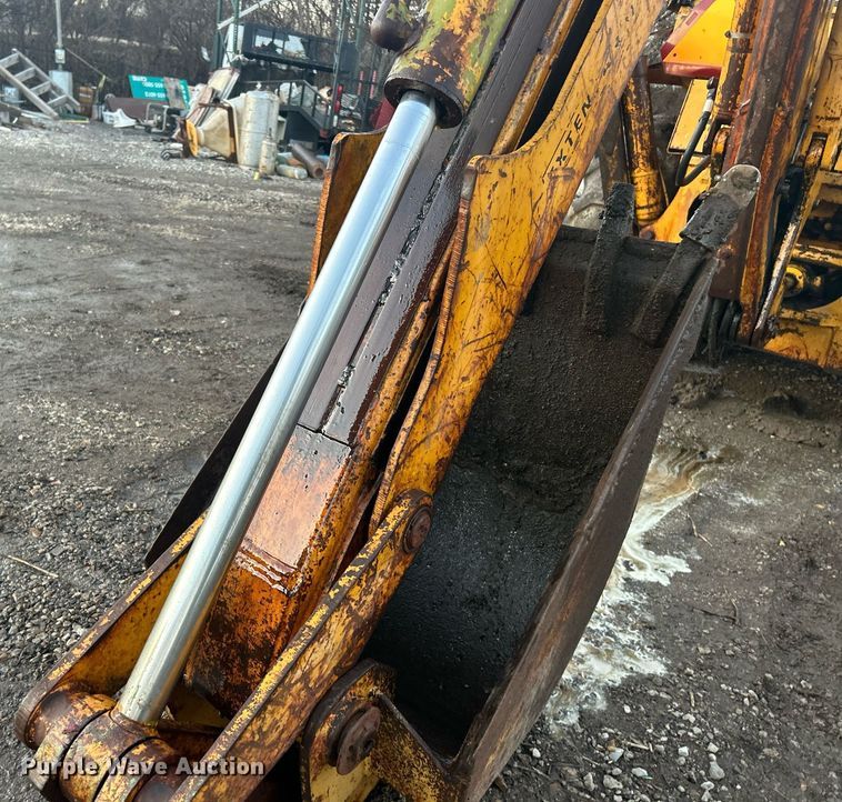 image for item EK2697 1974 Case 580B backhoe