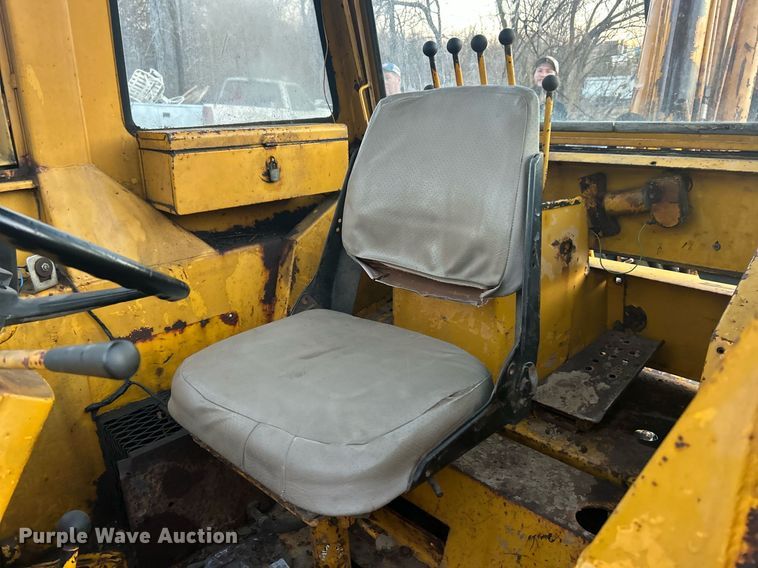 image for item EK2697 1974 Case 580B backhoe