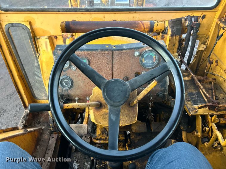 image for item EK2697 1974 Case 580B backhoe