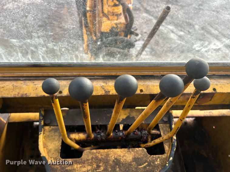 image for item EK2697 1974 Case 580B backhoe