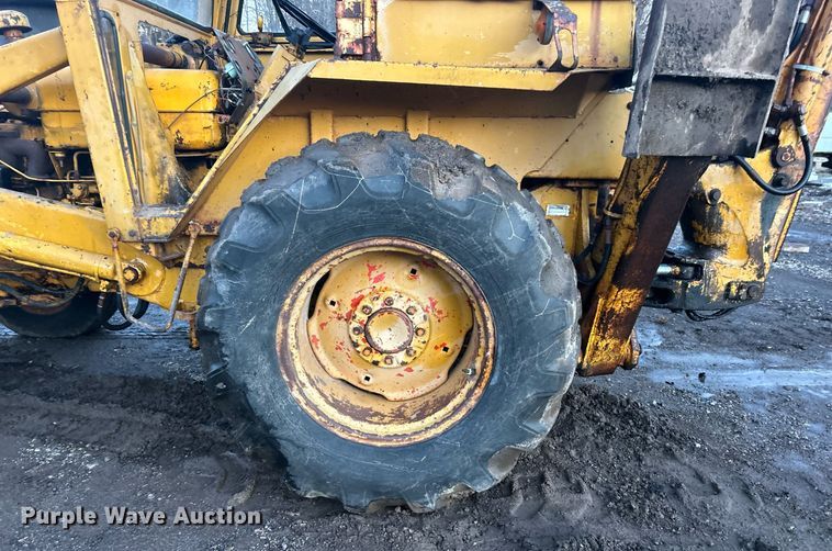 image for item EK2697 1974 Case 580B backhoe