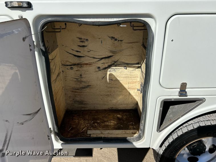 image for item EK2700 2017 Dodge Ram 5500HD bucket truck