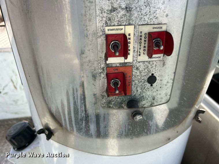 image for item EK2700 2017 Dodge Ram 5500HD bucket truck