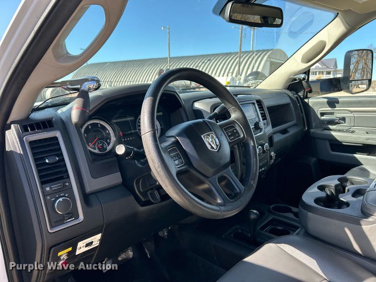 image for item EK2700 2017 Dodge Ram 5500HD bucket truck