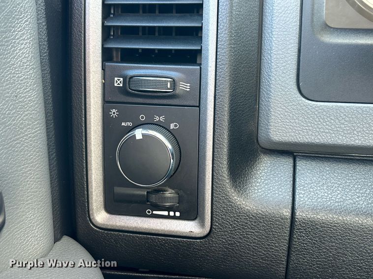 image for item EK2700 2017 Dodge Ram 5500HD bucket truck