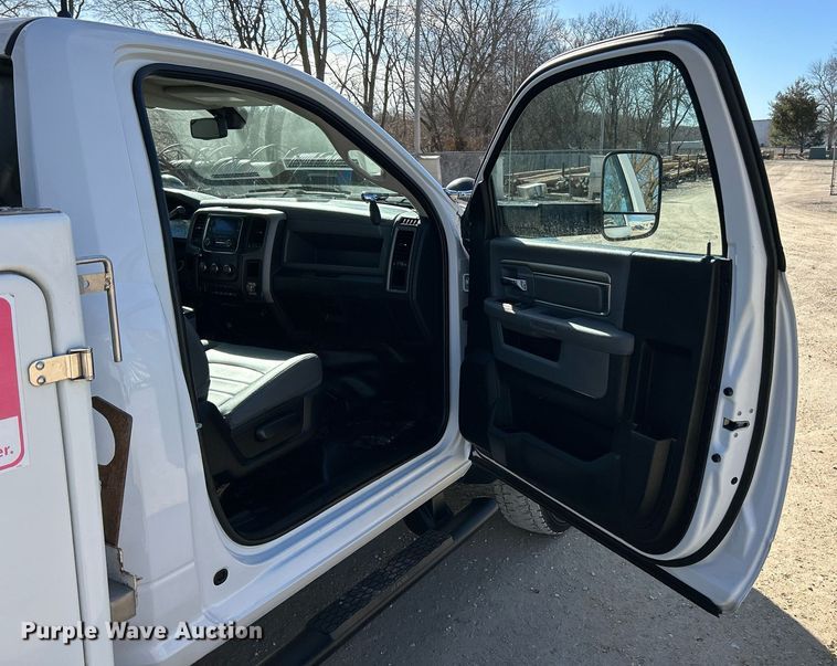 image for item EK2700 2017 Dodge Ram 5500HD bucket truck