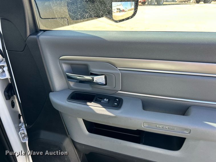 image for item EK2700 2017 Dodge Ram 5500HD bucket truck