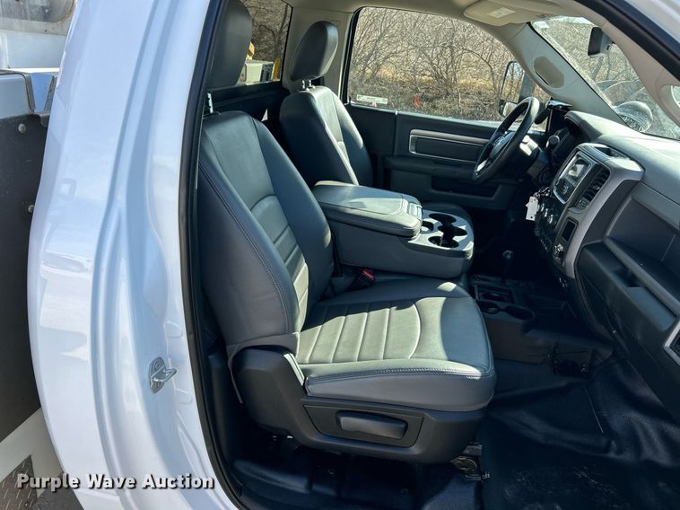 image for item EK2700 2017 Dodge Ram 5500HD bucket truck