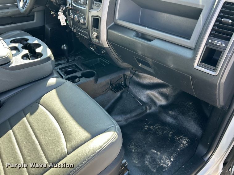 image for item EK2700 2017 Dodge Ram 5500HD bucket truck