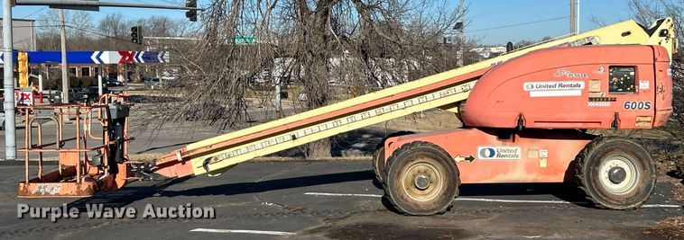 image for item EK2701 2006 JLG 600S boom lift