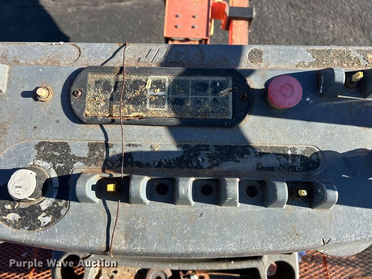 image for item EK2701 2006 JLG 600S boom lift