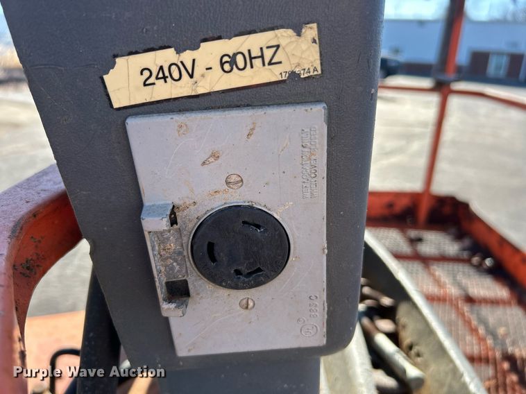 image for item EK2701 2006 JLG 600S boom lift