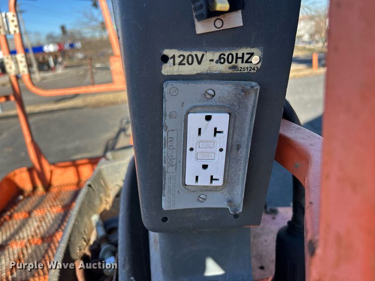 image for item EK2701 2006 JLG 600S boom lift