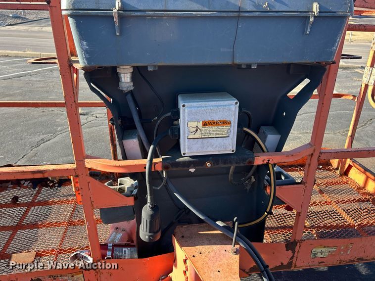 image for item EK2701 2006 JLG 600S boom lift