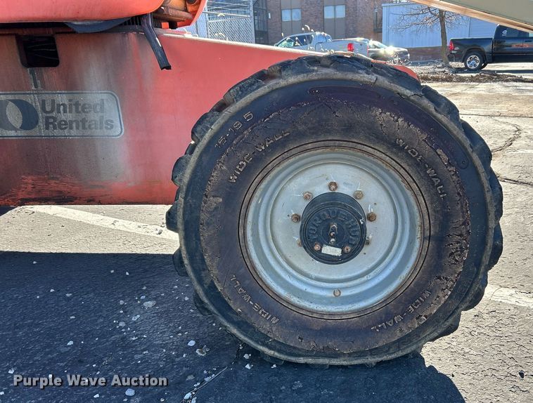 image for item EK2701 2006 JLG 600S boom lift