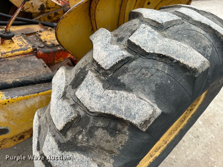 image for item EN5134 1969 Case 580CK industrial tractor