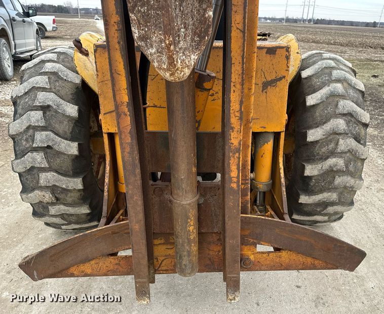 image for item EN5134 1969 Case 580CK industrial tractor