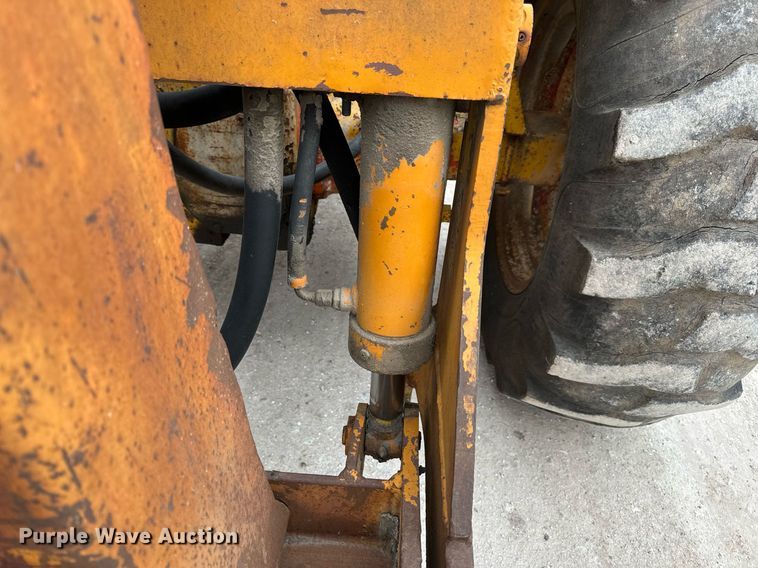 image for item EN5134 1969 Case 580CK industrial tractor