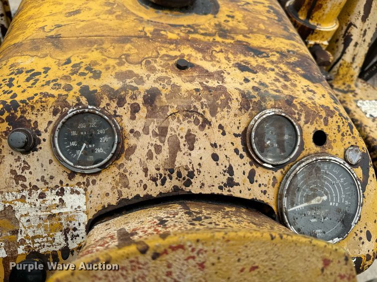 image for item EN5134 1969 Case 580CK industrial tractor