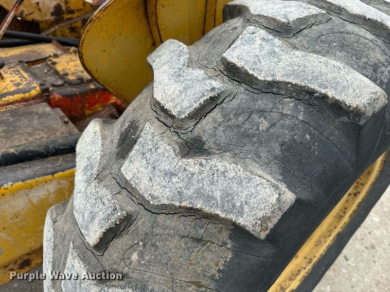 image for item EN5134 1969 Case 580CK industrial tractor