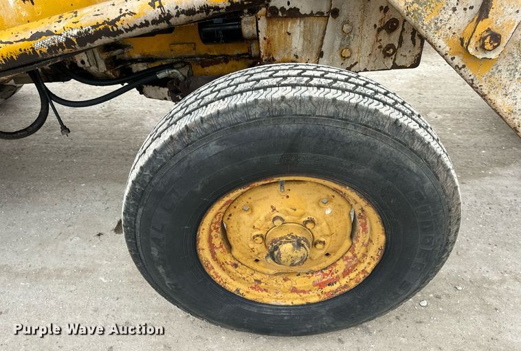 image for item EN5134 1969 Case 580CK industrial tractor