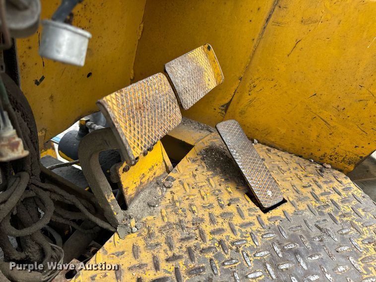 image for item EN5135 1973 Case 584CK forklift