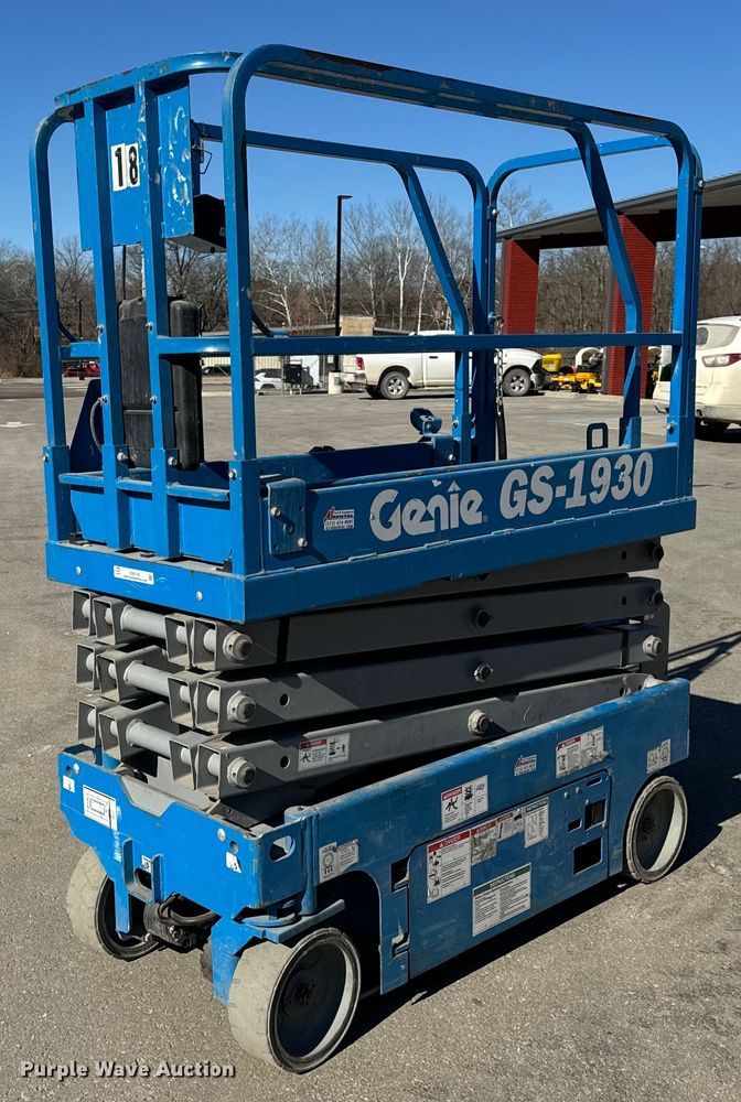 image for item EN5142 2016 Genie GS-1930 scissor lift