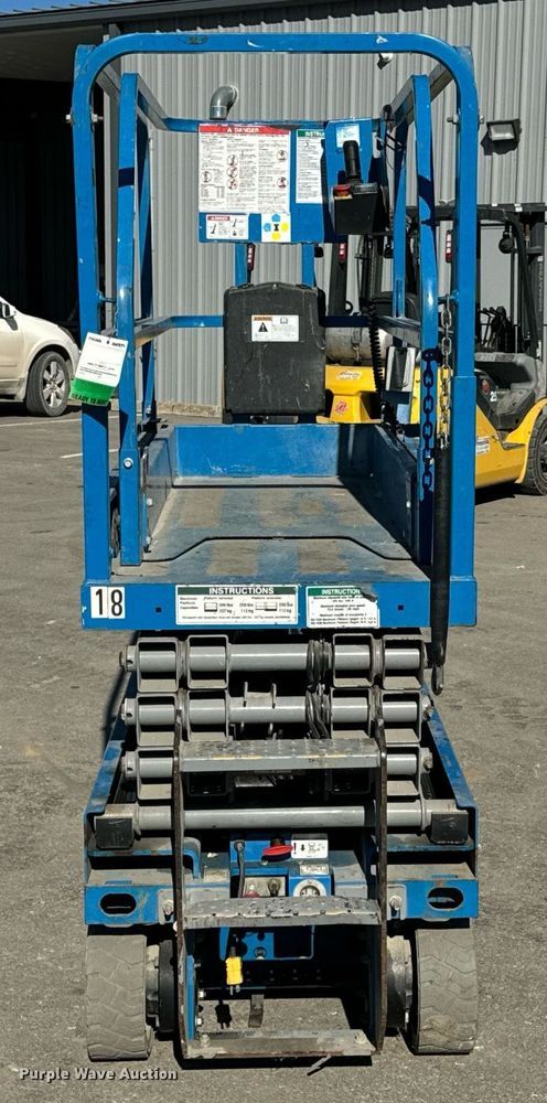 image for item EN5142 2016 Genie GS-1930 scissor lift