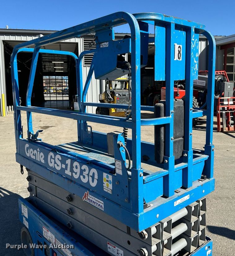 image for item EN5142 2016 Genie GS-1930 scissor lift