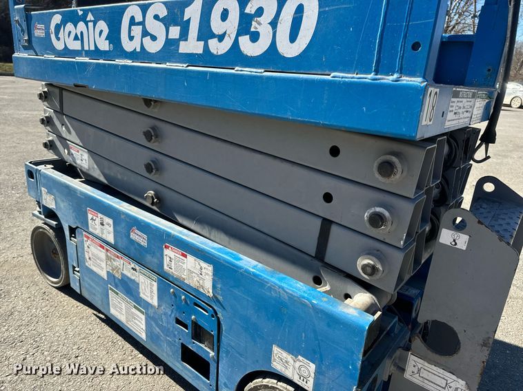 image for item EN5142 2016 Genie GS-1930 scissor lift
