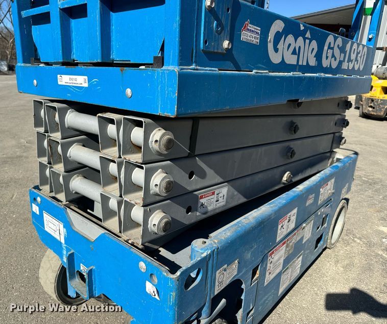 image for item EN5142 2016 Genie GS-1930 scissor lift