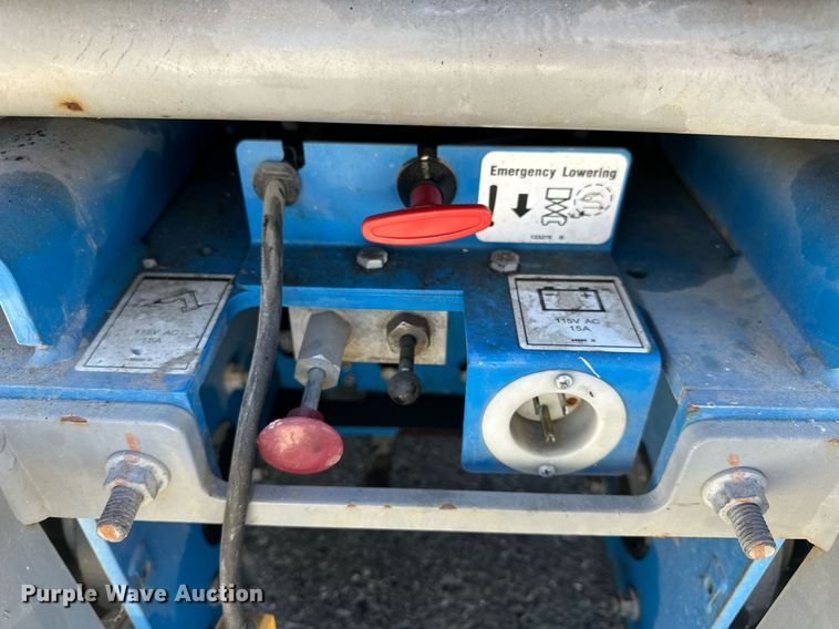 image for item EN5142 2016 Genie GS-1930 scissor lift