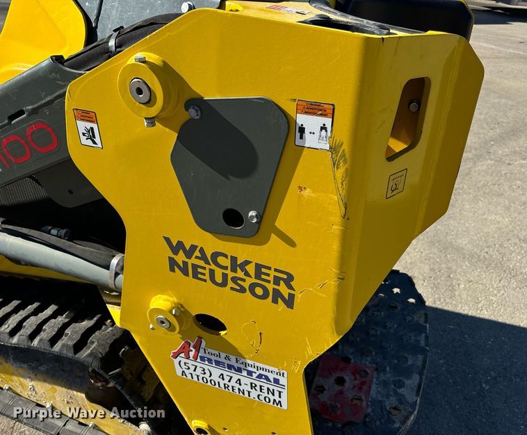 image for item EN5146 2023 Wacker Neuson SM100 compact utility loader