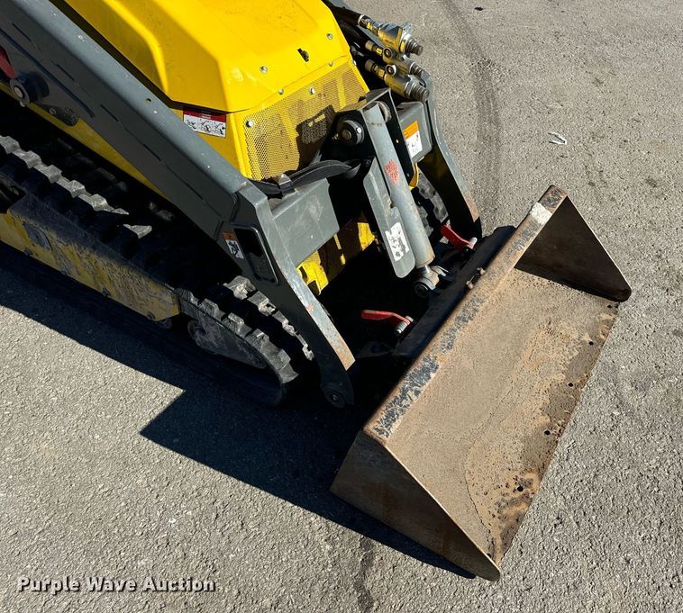 image for item EN5146 2023 Wacker Neuson SM100 compact utility loader