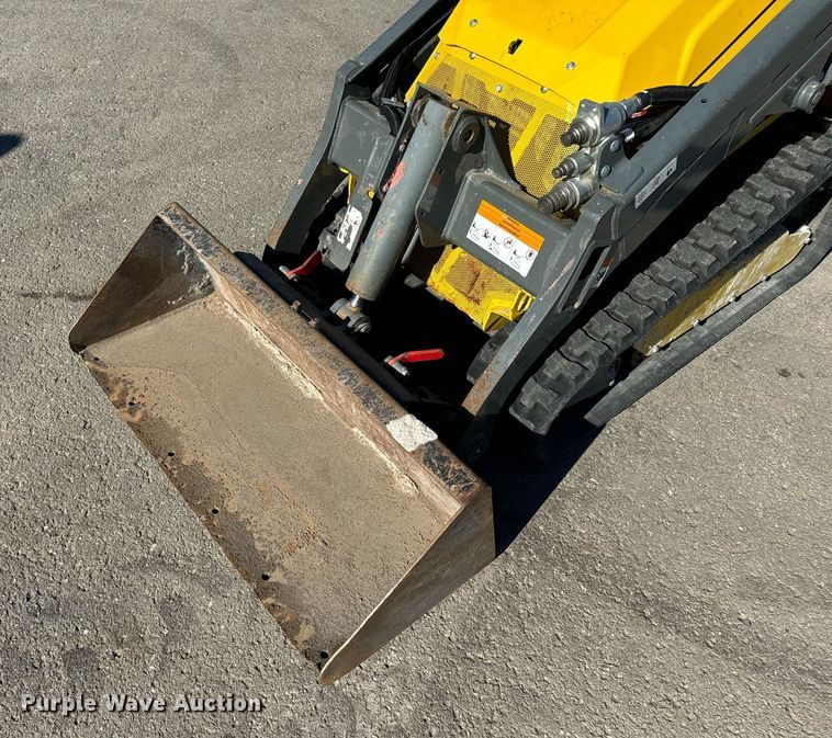 image for item EN5146 2023 Wacker Neuson SM100 compact utility loader