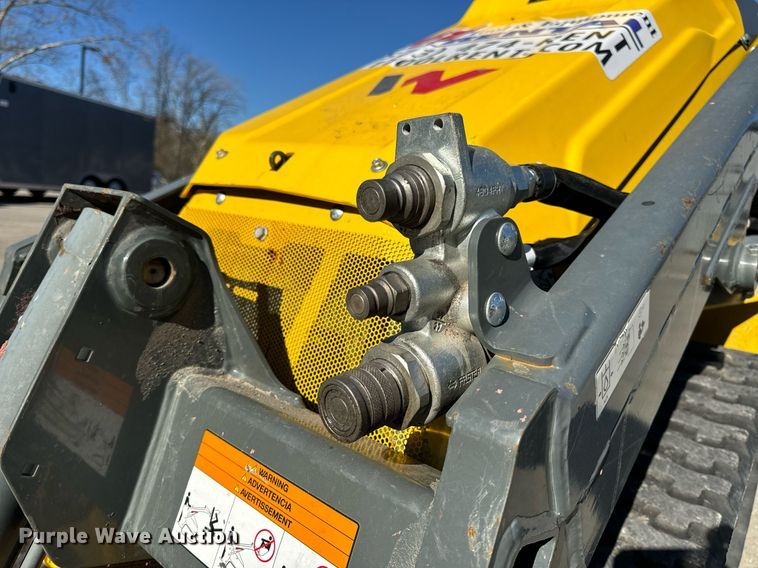image for item EN5146 2023 Wacker Neuson SM100 compact utility loader